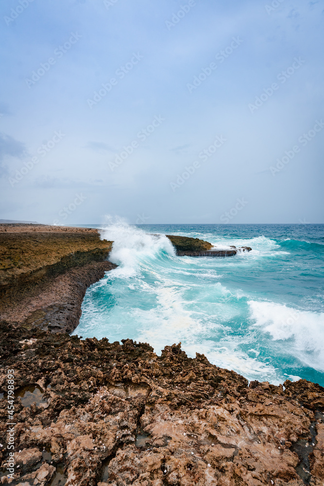 Fototapeta premium Waves Crashing in Boca Tabla National Park