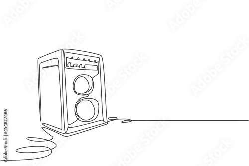 Single continuous line drawing Sound speaker in wooden body. Music loudspeaker, sub woofer acoustic stereo musical equipment icon. Party sound. Dynamic one line draw graphic design vector illustration