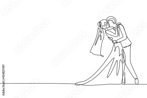 Single one line drawing loving married couple kissing and hugging. Young romantic couple lovers kissing. Happy man and woman prepare for wedding party. Continuous line draw design graphic vector