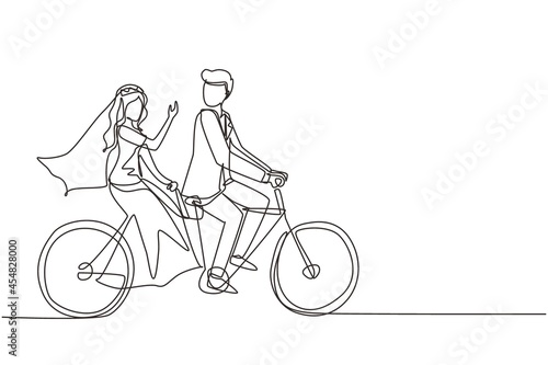 Single one line drawing romantic married couple. Cute couple is riding tandem bicycle together. Happy sweet family. Intimacy celebrates wedding celebration. Continuous line draw design graphic vector