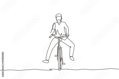 Single continuous line drawing happy Arabian man in casual clothes riding bicycle. Healthy and sport lifestyle. Ecological vehicle of transportation. One line draw graphic design vector illustration