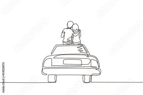 Single one line drawing loving couple sitting on the vintage car. Happy couple getting ready for wedding. Engagement and love relations. Modern continuous line draw design graphic vector illustration