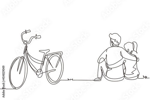 Single continuous line drawing back view of romantic teenage couple sitting outdoors with bicycle next to them. Young man and woman in love. Happy married couple. One line draw graphic design vector