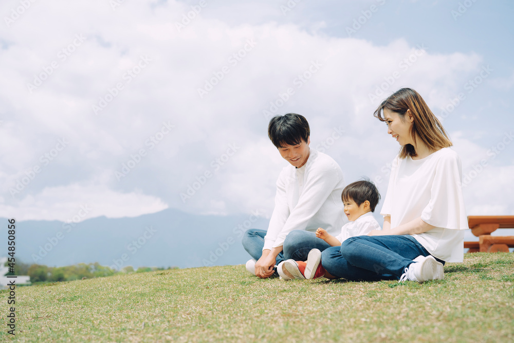 空と家族・ファミリー・赤ちゃん（3人）
