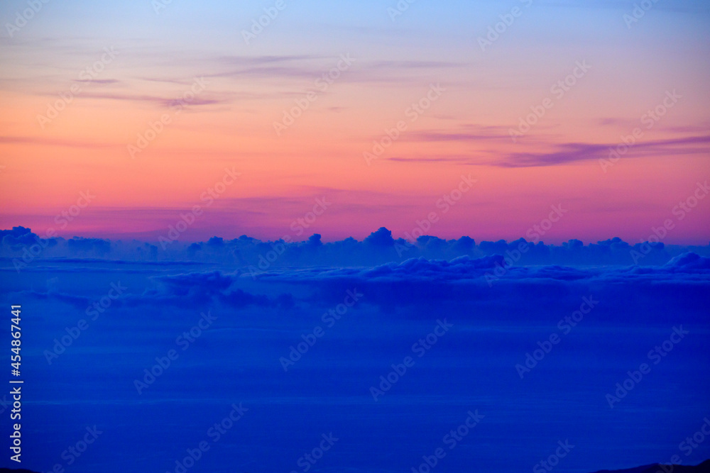 Obraz premium sunset over the city