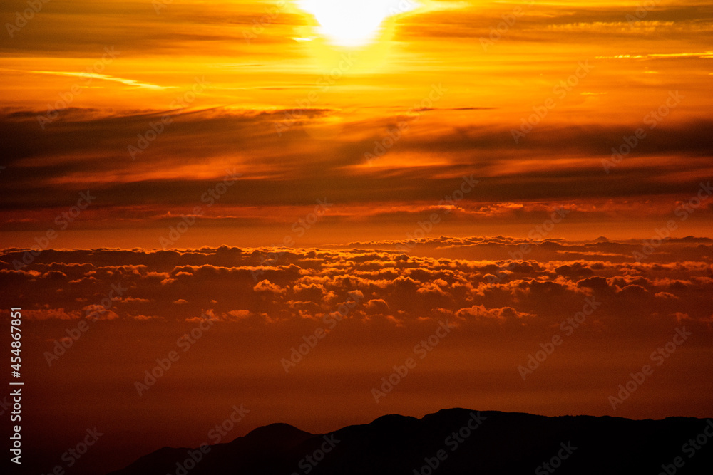 Fototapeta premium sunset over the sea