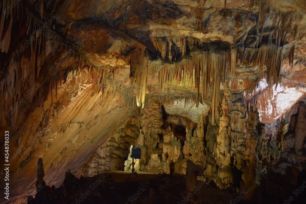 Jaskinia Vranjaca w Chorwacji, na zboczach góry Mosor w miejscowości Kotlenice w Dalmacji, 