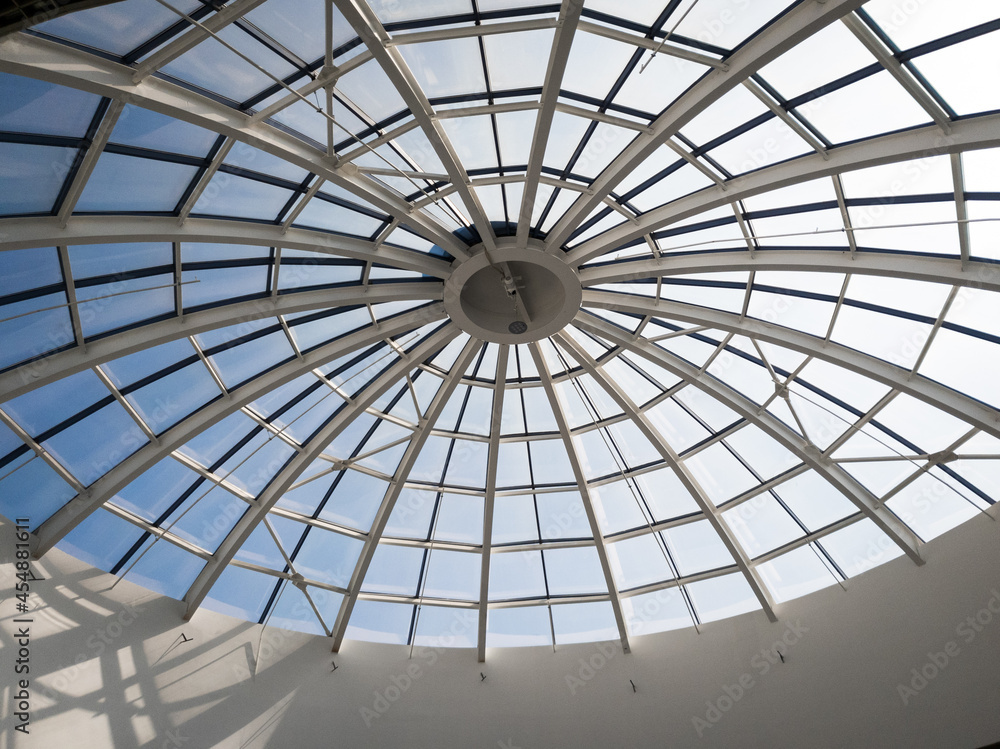 glass roof (roof of the building)