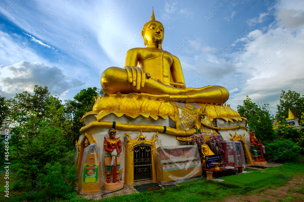 Buddha image, Phra Thun Jai, is housed Big Shape within Chiang Mai’s Buddha image, Phra Thun Jai, is housed Big Shape within Chiang Mai’s