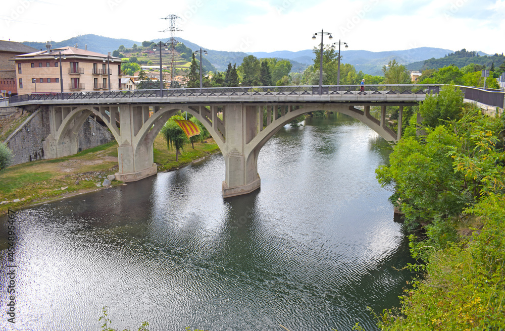 Rio Ter a su paso por San Quirze de Besona Barcelona España
