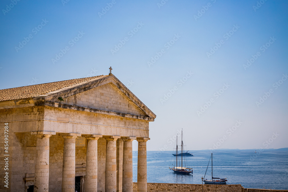 Obraz premium L'église de Saint-Georges dans le Vieux Fort de Corfou