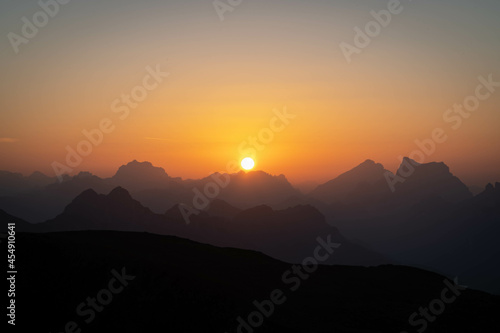 Wallpaper Mural Alba sul Monte Cristallo Torontodigital.ca