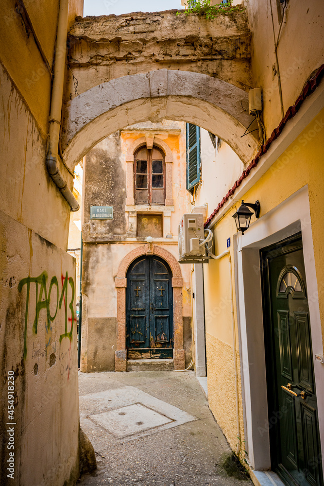 Dans les rues de la vieille ville de Corfou