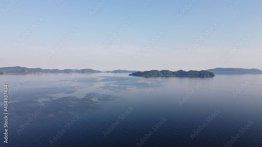 日本の海と自然豊かな瀬戸内海の景色