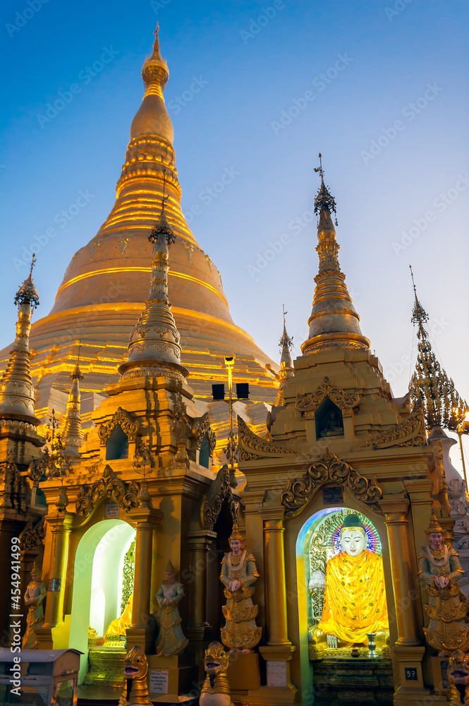 Myanmar. Yangon. The Shwedagon Pagoda. Statue of Buddha