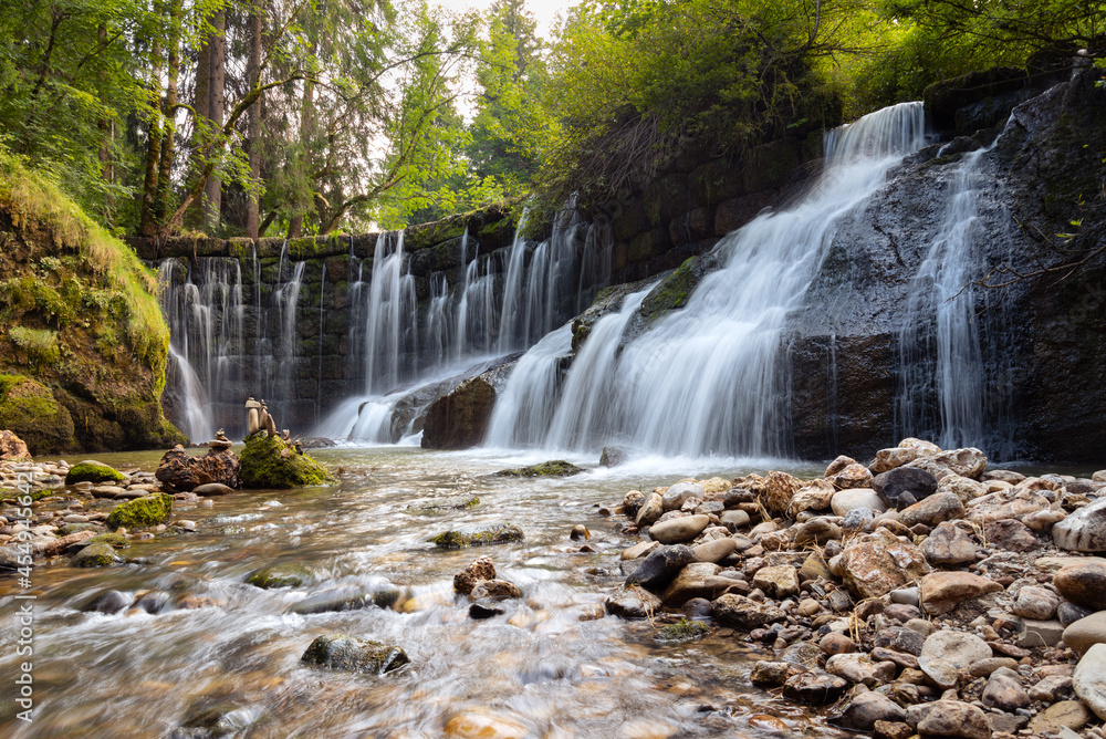 Obraz premium Geratser Wasserfall