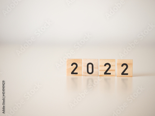 2022, nowy rok, napis na drewnianych kostkach