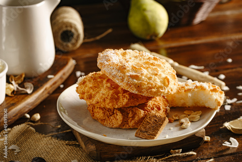 Coconut biscuits with coconut and pears