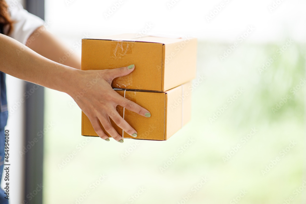 Starting small businesses SME owners female entrepreneurs Write the address on receipt box and check online orders to prepare to pack the boxes, sell to customers, sme business ideas online. Starting small businesses SME owners female entrepreneurs Write the address on receipt box and check online orders to prepare to pack the boxes, sell to customers, sme business ideas online.