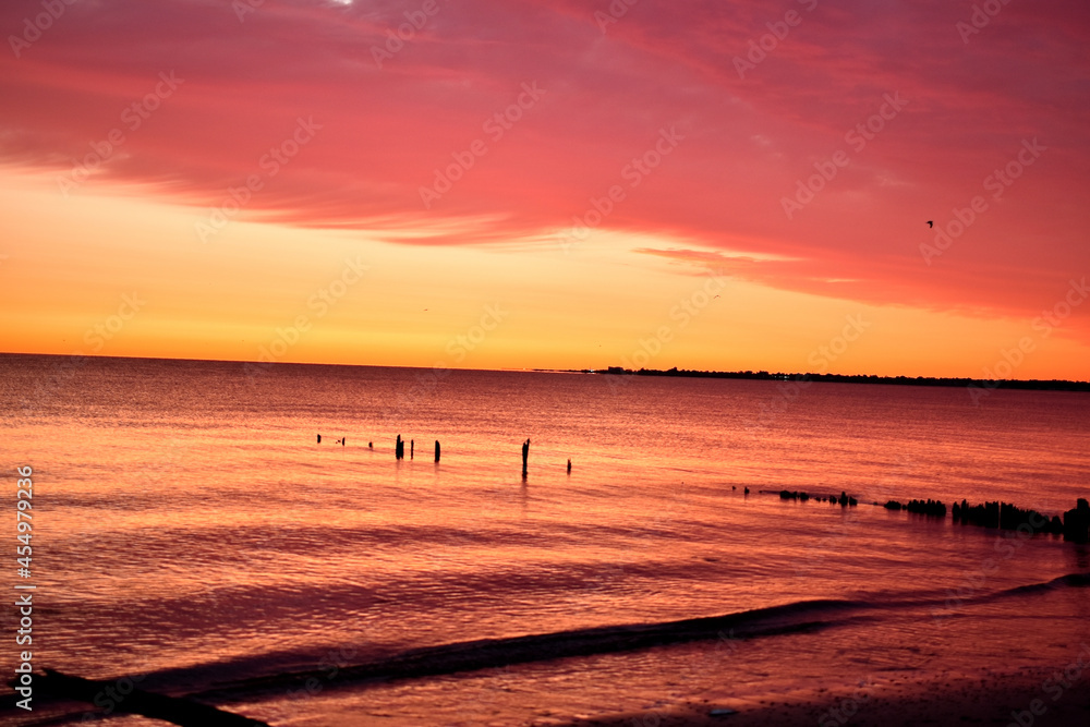 Naklejka premium Sunrise at the New Jersey shore