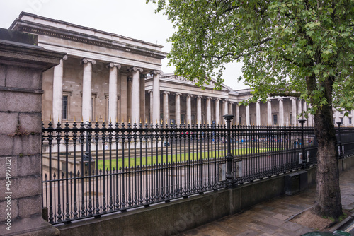 Exteriores del Museo Británico de Londres photo