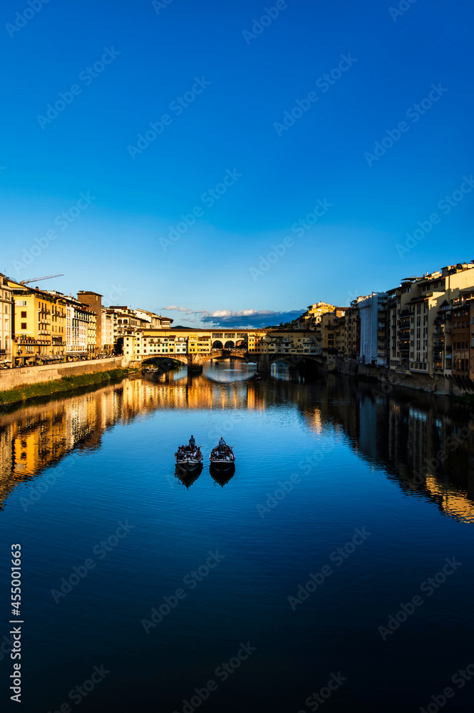 Fireze, fiume arno e Ponte Vecchio.