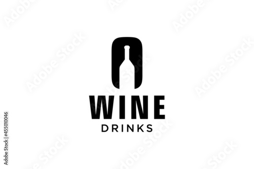 initial letter O with wine bottle logo design template