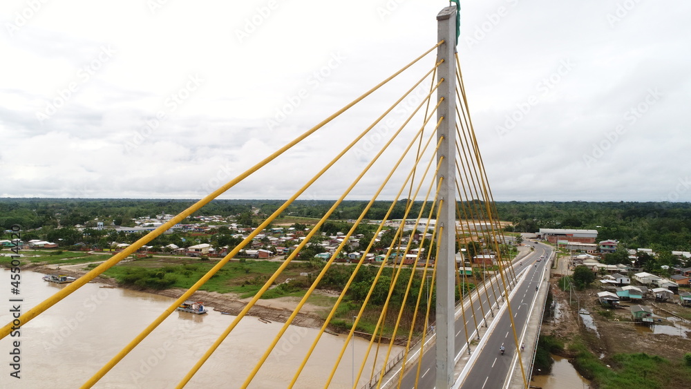 Obraz premium bridge over the river