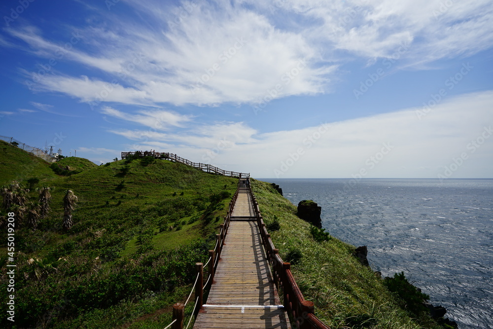 a beautiful seascape with seaside walkway