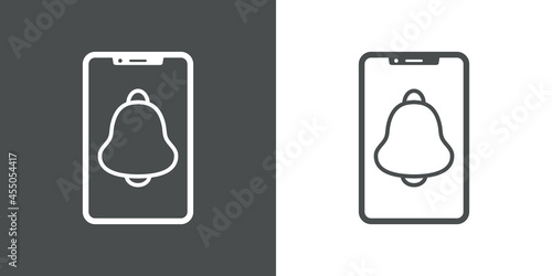 Icono silueta de smartphone con aplicación con forma de campana con lineas en fondo gris y fondo blanco