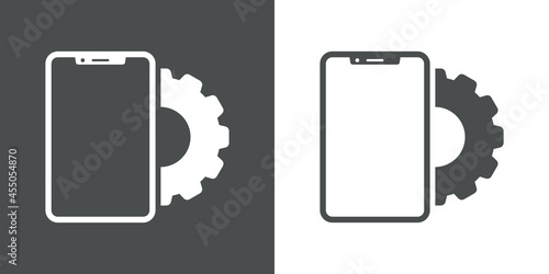 Icono silueta de smartphone con engranaje en fondo gris y fondo blanco