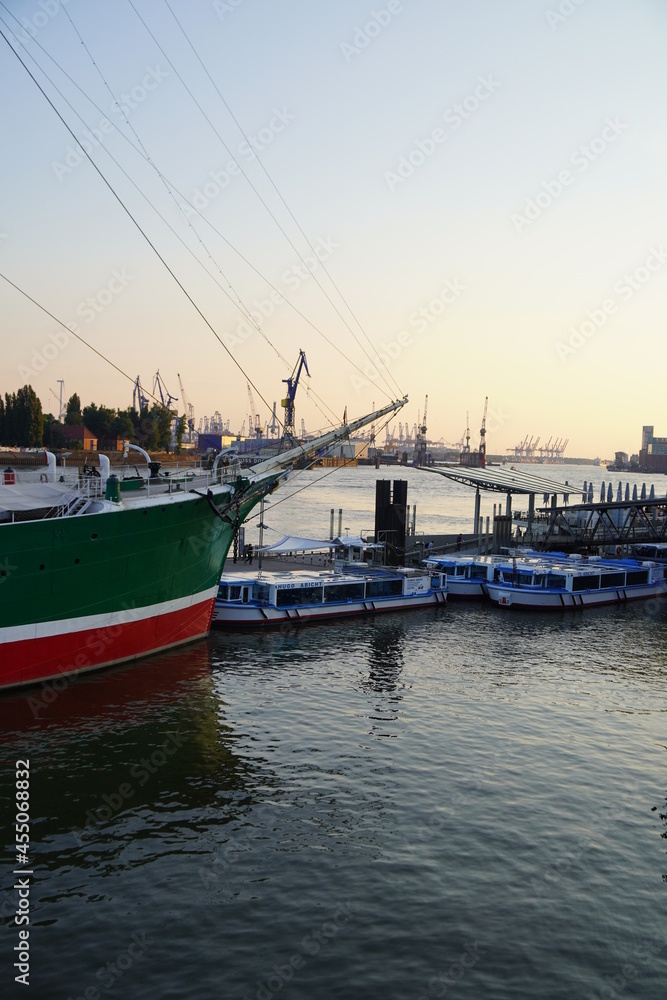 Fototapeta premium Hamburger Hafen