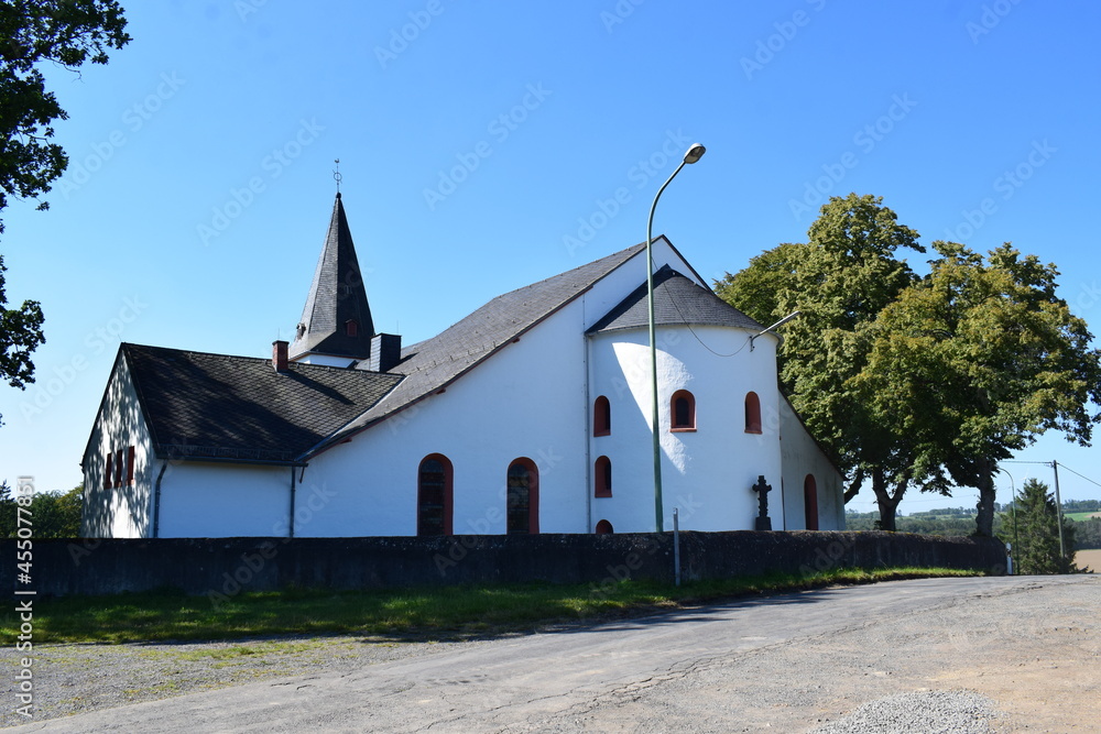 Kirche Hilgenrath, Kirche ohne Dorf