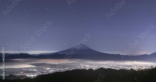 Wallpaper Mural 国師ヶ岳山頂から富士山に昇る冬の星空Timelapse Torontodigital.ca