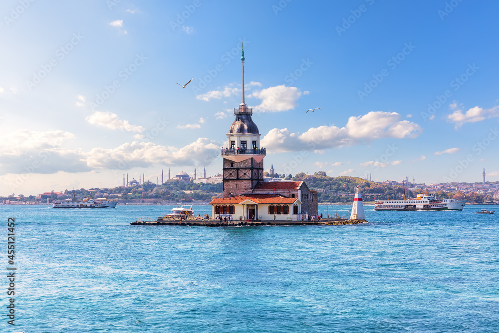 Maiden's Tower in the Bosphorus straight, Istanbul, Turkey