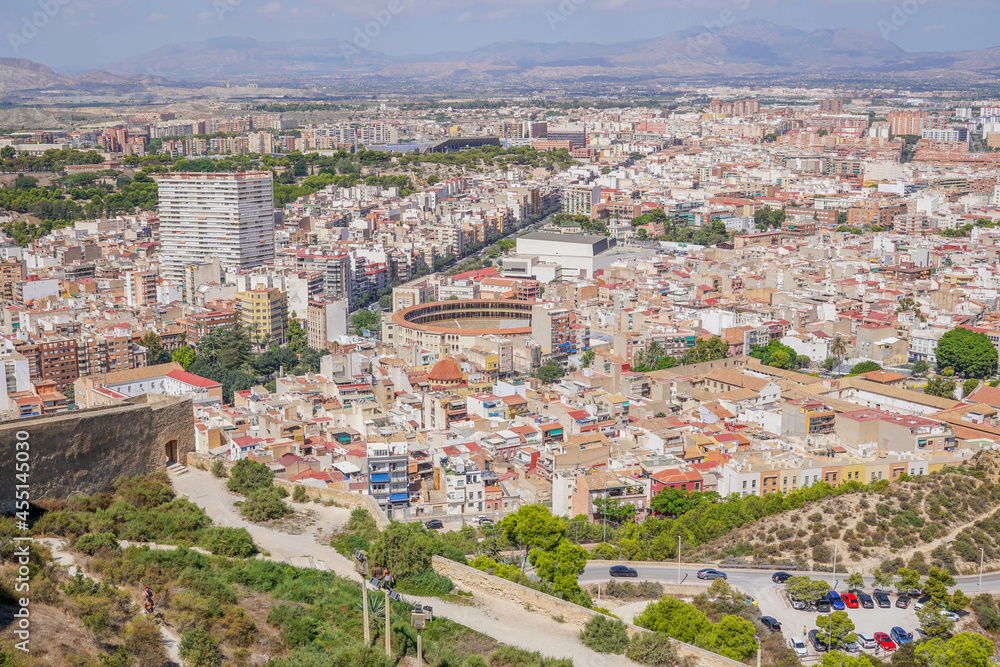 Vistas aéreas de Alicante desde el Benacantil
