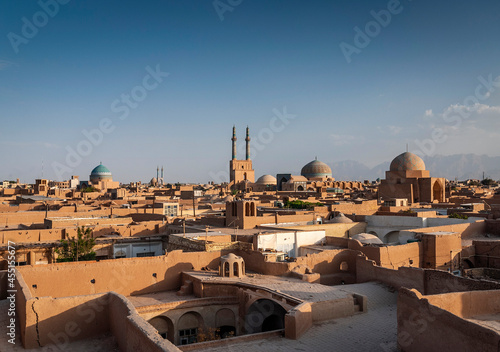 Foto downtown mosque and landscape view of yazd city old town iran