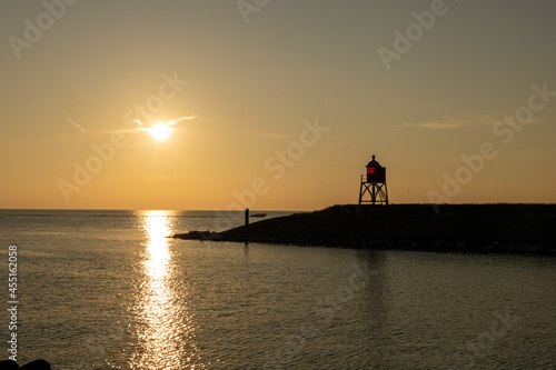 Ijsselmeer bij zonsondergang