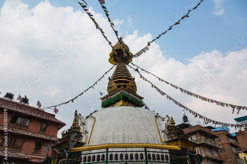 ネパール　カトマンズの広場に建つ仏教寺院のストゥーパのカーススワヤンブ	