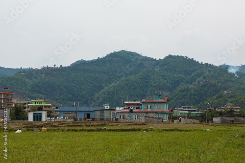 ネパール ポカラ近郊の民家と田園風景