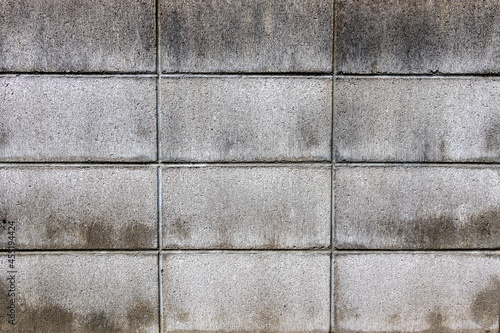 Wallpaper Mural 雨で濡れた灰色のコンクリートブロック塀 Torontodigital.ca