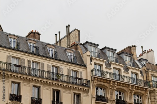 facade of an building © Matthieu