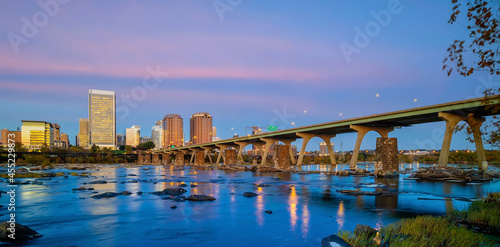 Tableau sur toile Richmond downtown city skyline cityscape in Virginia, USA