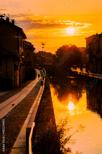 Il Naviglio grande a Milano, Italia