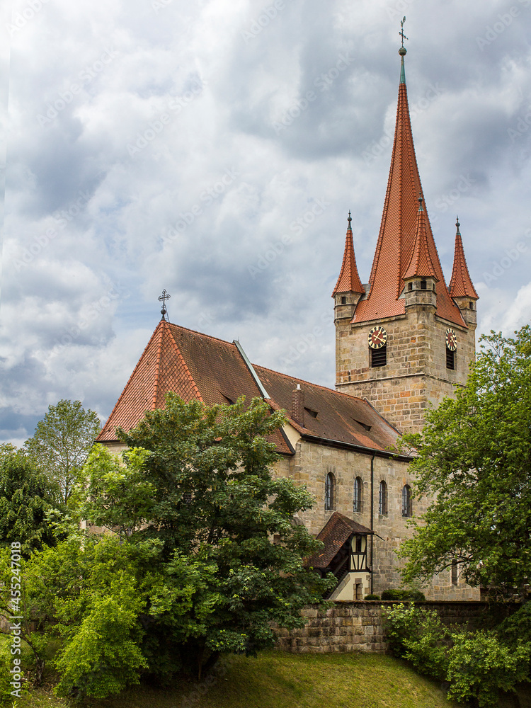Kirche im Mittelfränkischen Heroldsberg, Architektur, Wolken