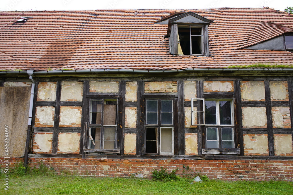 Rotdornhaus  single-storey half-timbered house from the 18th century, outbuilding of the Lower Castle. Mirow, Mecklenburg-Western Pomerania, Germany.