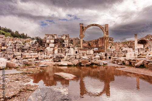 Foto Temple of Domitian and Fountain of Pollio, Ephesus