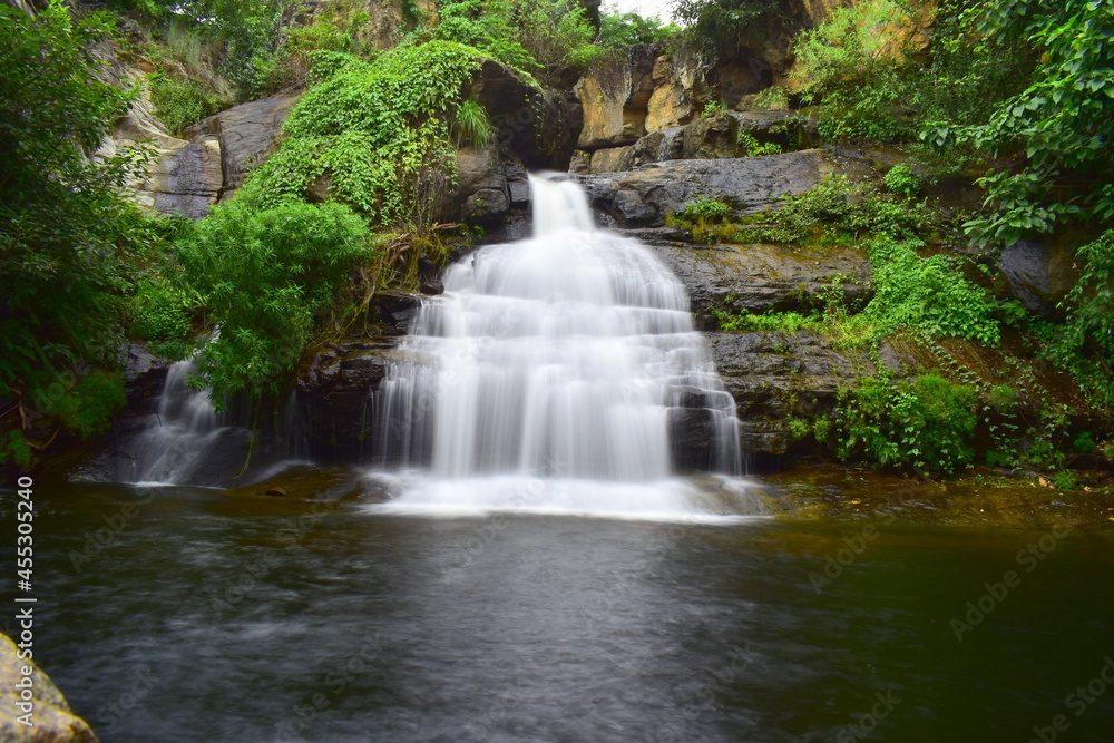 Oothamparai Falls in Bodinayakanur, Tamilnadu Oothamparai Falls in Bodinayakanur, Tamilnadu