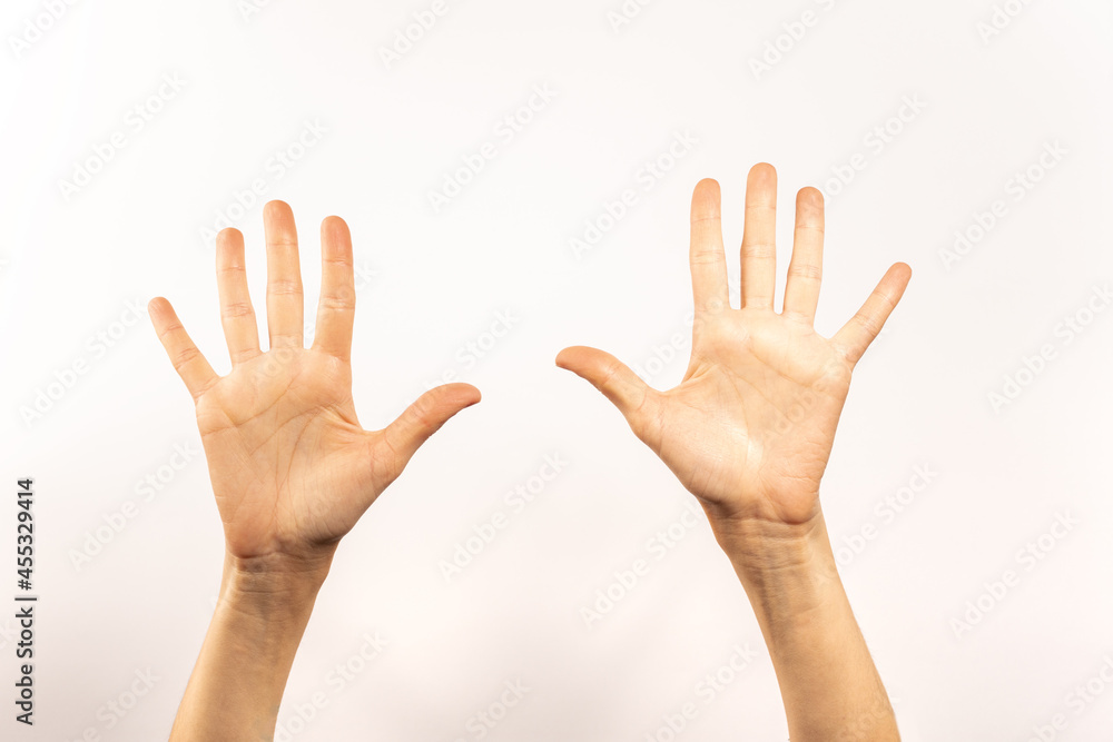 Manos señal de numero 10, numero 100 con las manos. Fondo blanco Manos señal de numero 10, numero 100 con las manos. Fondo blanco