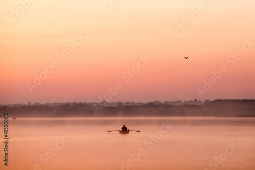 Obraz na płótnie Boat and sunrise w salonie